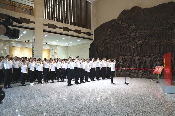 ed_1656406605515348.jpg 4.jpg